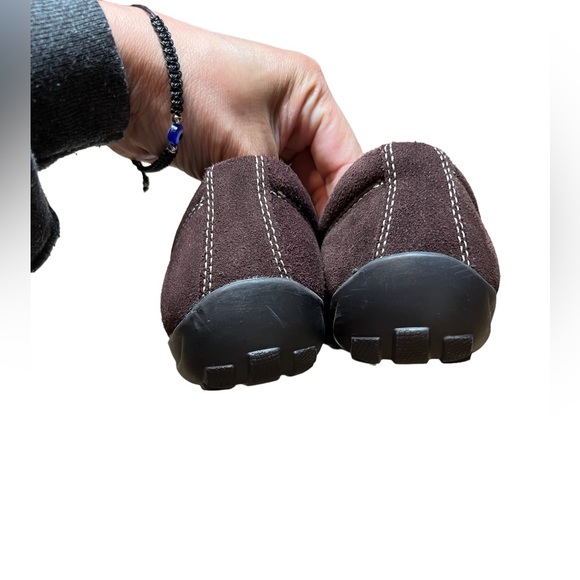 Naturalizer Brown Suede Leather Slip On Loafer.   Size 7 1/2W - Picture 4 of 6